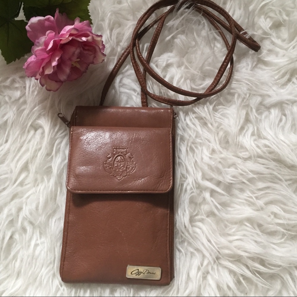 Oggi Domani crossbody purse. 100% leather.
